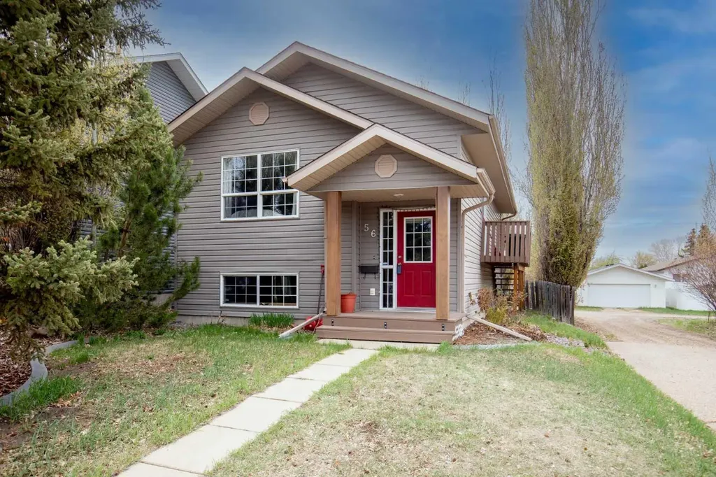 56 Country Ridge Close Lacombe AB T4L 2H1
