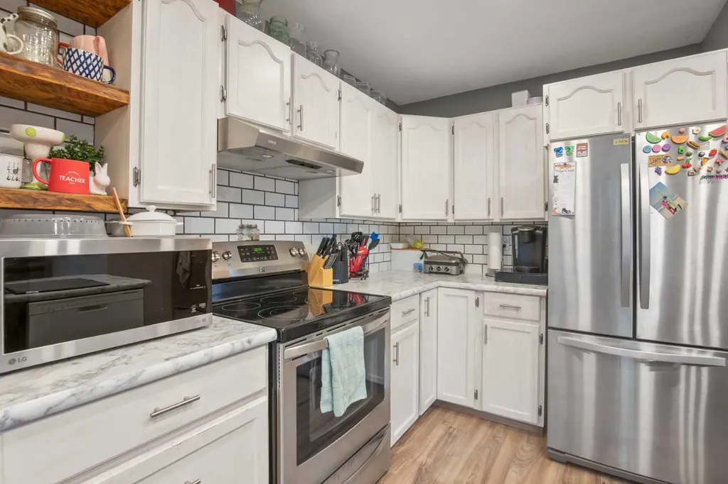 56 Country Ridge Close Lacombe AB T4L 2H1