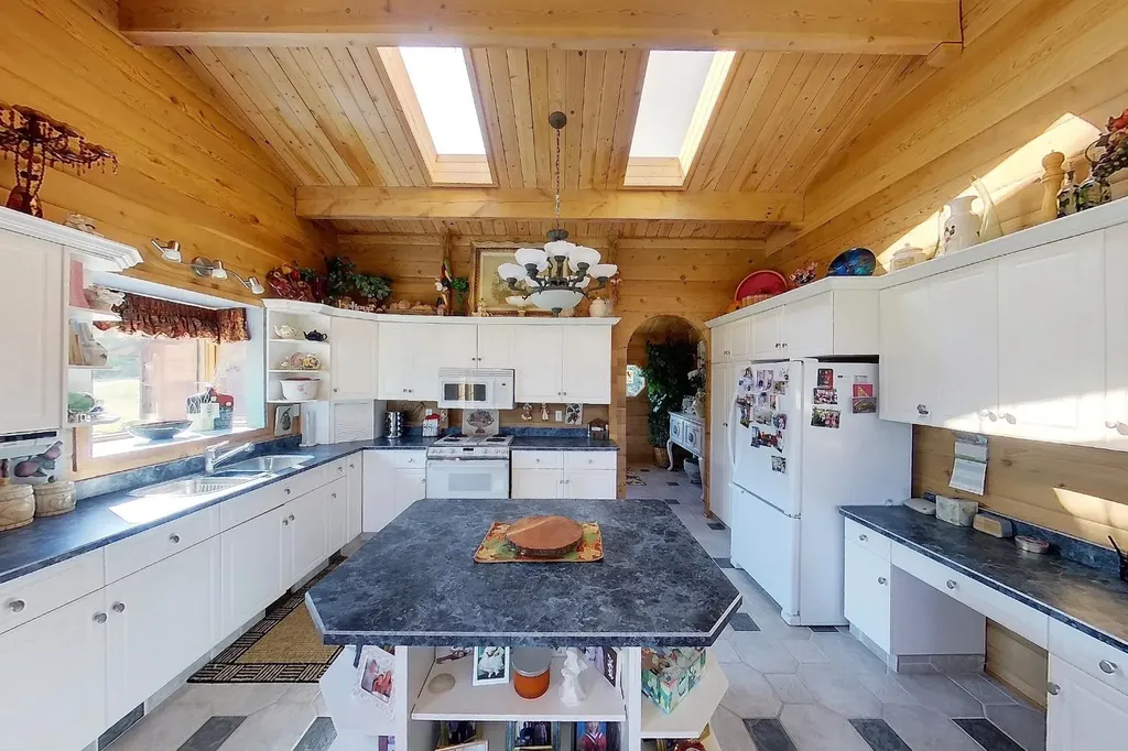 593002A Range Road 121 Rural Woodlands County AB T7S 1P4