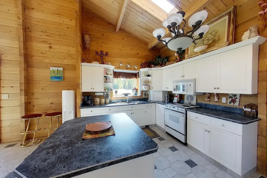 593002A Range Road 121 Rural Woodlands County AB T7S 1P4