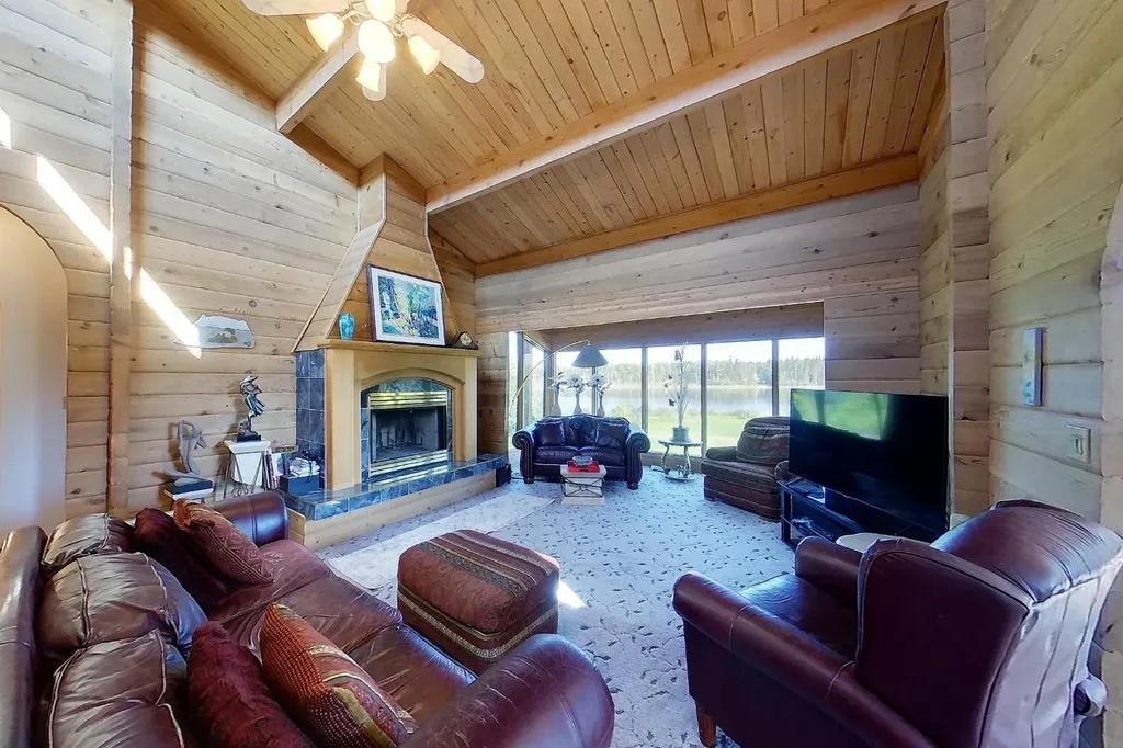 593002A Range Road 121 Rural Woodlands County AB T7S 1P4