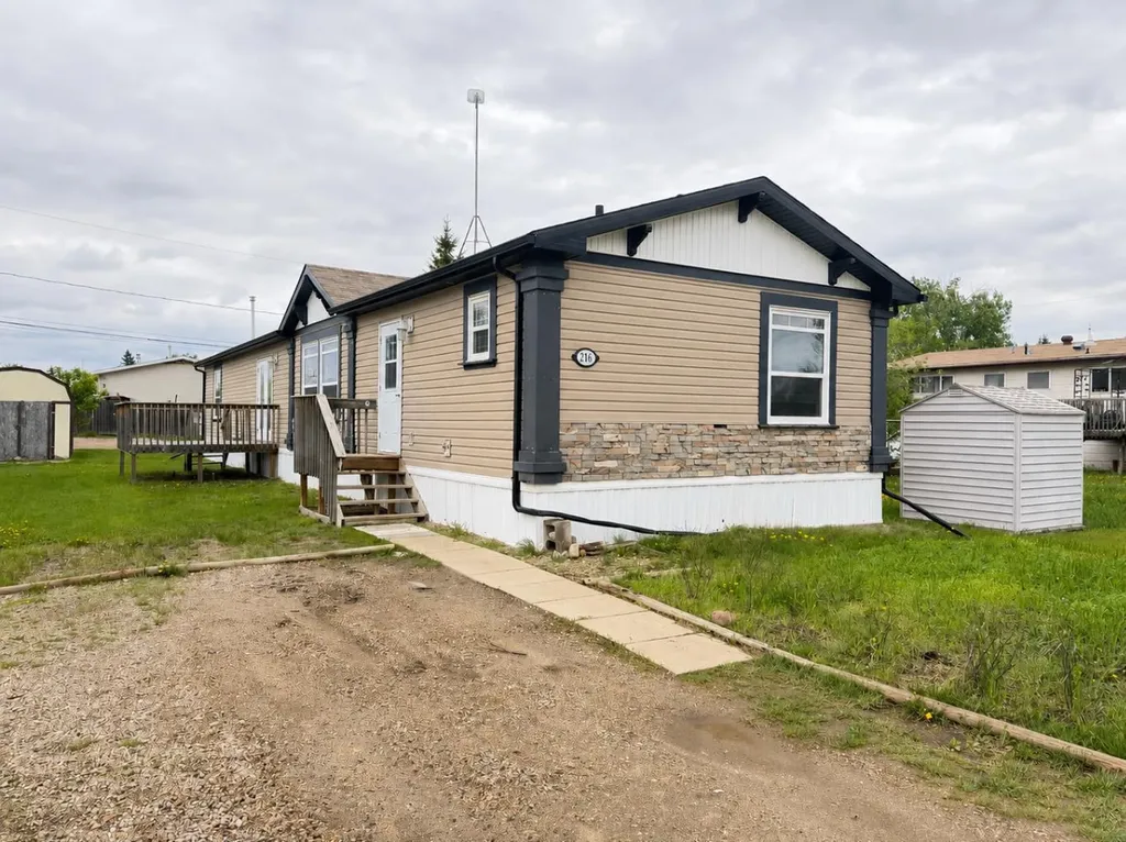 216 3 Street E Lashburn SK S0M1H0
