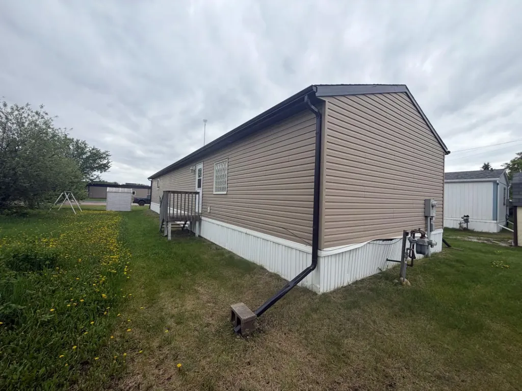 216 3 Street E Lashburn SK S0M1H0