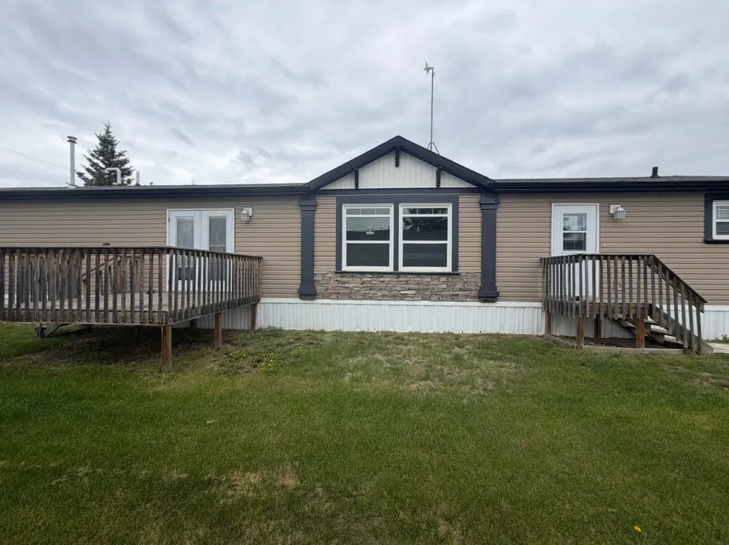 216 3 Street E Lashburn SK S0M1H0