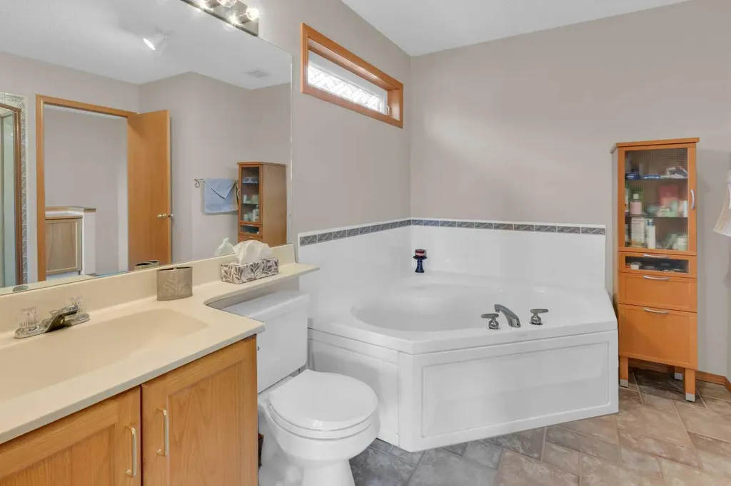 675 Regal Park NE Calgary AB T2E 0S6