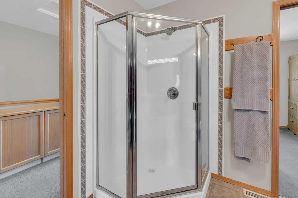 675 Regal Park NE Calgary AB T2E 0S6
