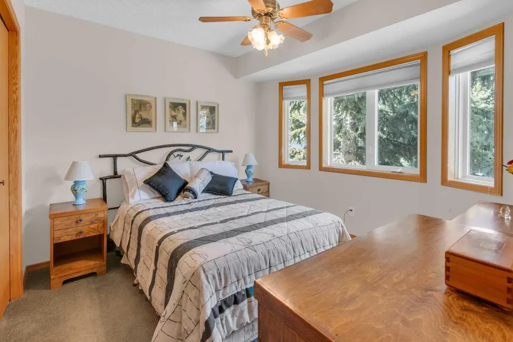 675 Regal Park NE Calgary AB T2E 0S6