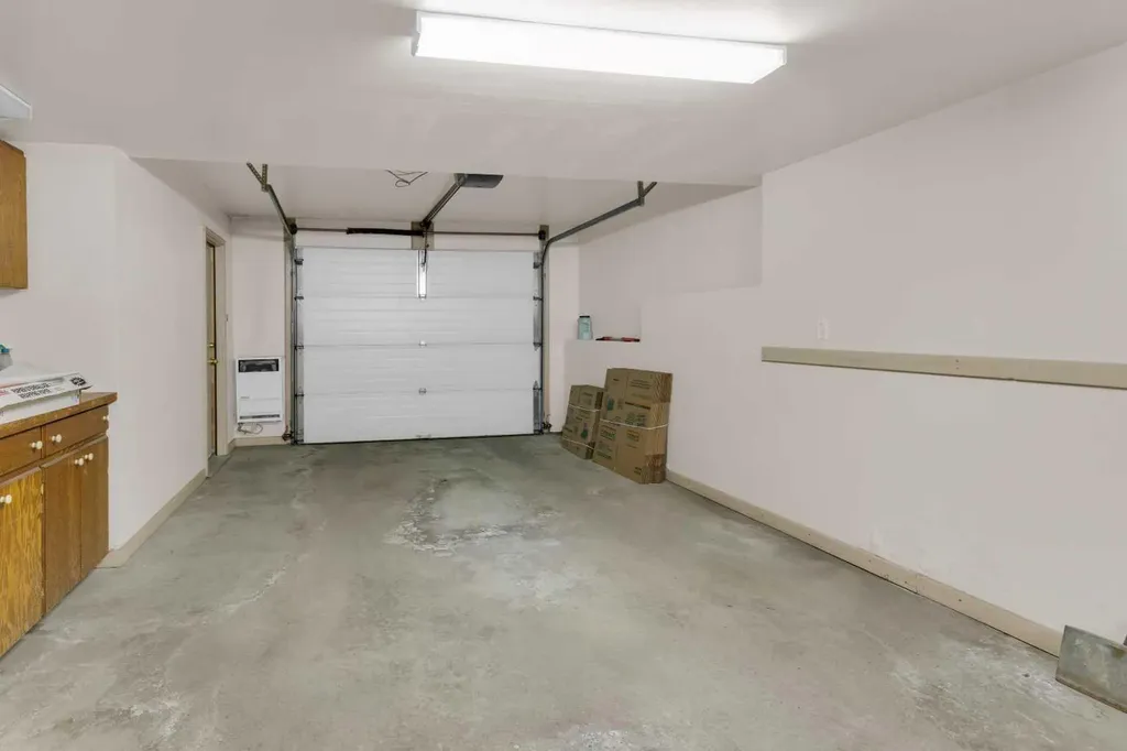 675 Regal Park NE Calgary AB T2E 0S6