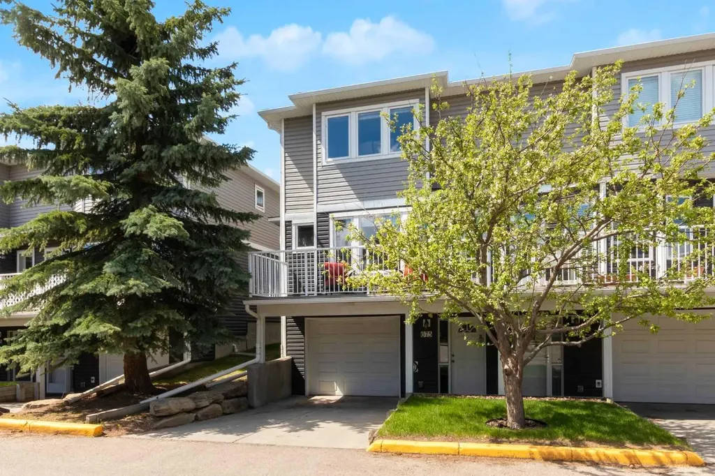675 Regal Park NE Calgary AB T2E 0S6