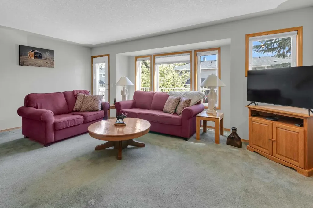 675 Regal Park NE Calgary AB T2E 0S6
