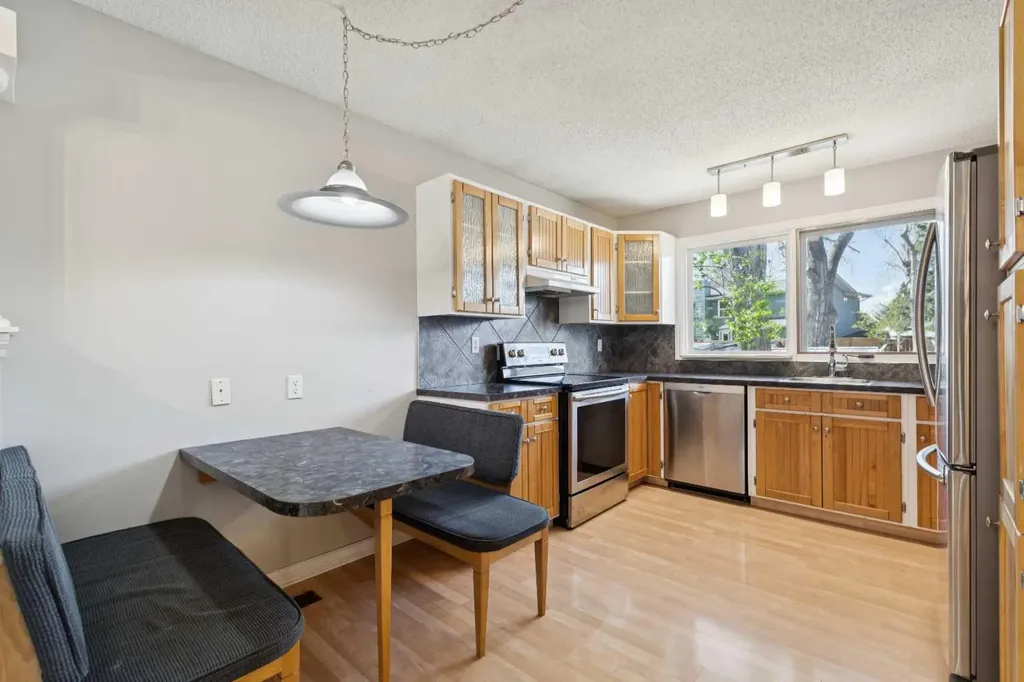 923 Midridge Drive SE Calgary AB T2X 1H5