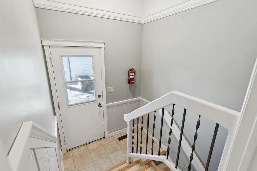 923 Midridge Drive SE Calgary AB T2X 1H5