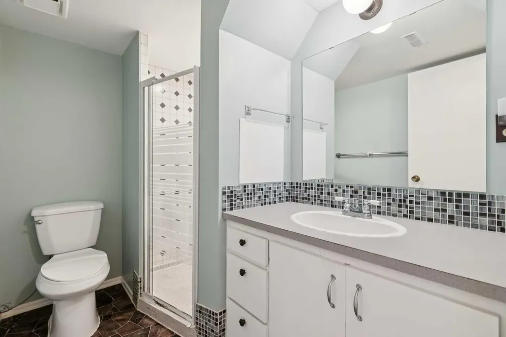 923 Midridge Drive SE Calgary AB T2X 1H5