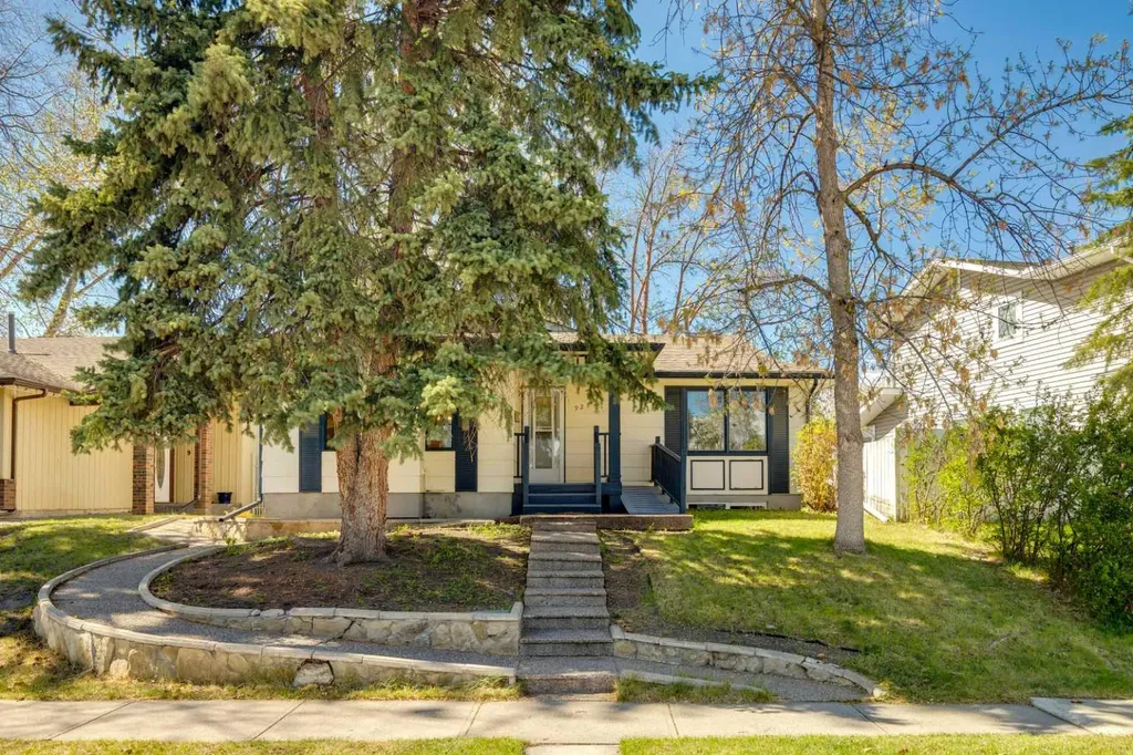923 Midridge Drive SE Calgary AB T2X 1H5