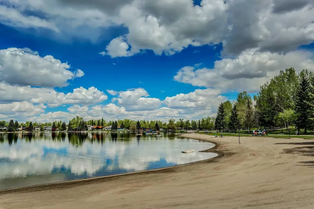 923 Midridge Drive SE Calgary AB T2X 1H5
