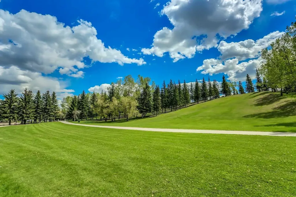 923 Midridge Drive SE Calgary AB T2X 1H5