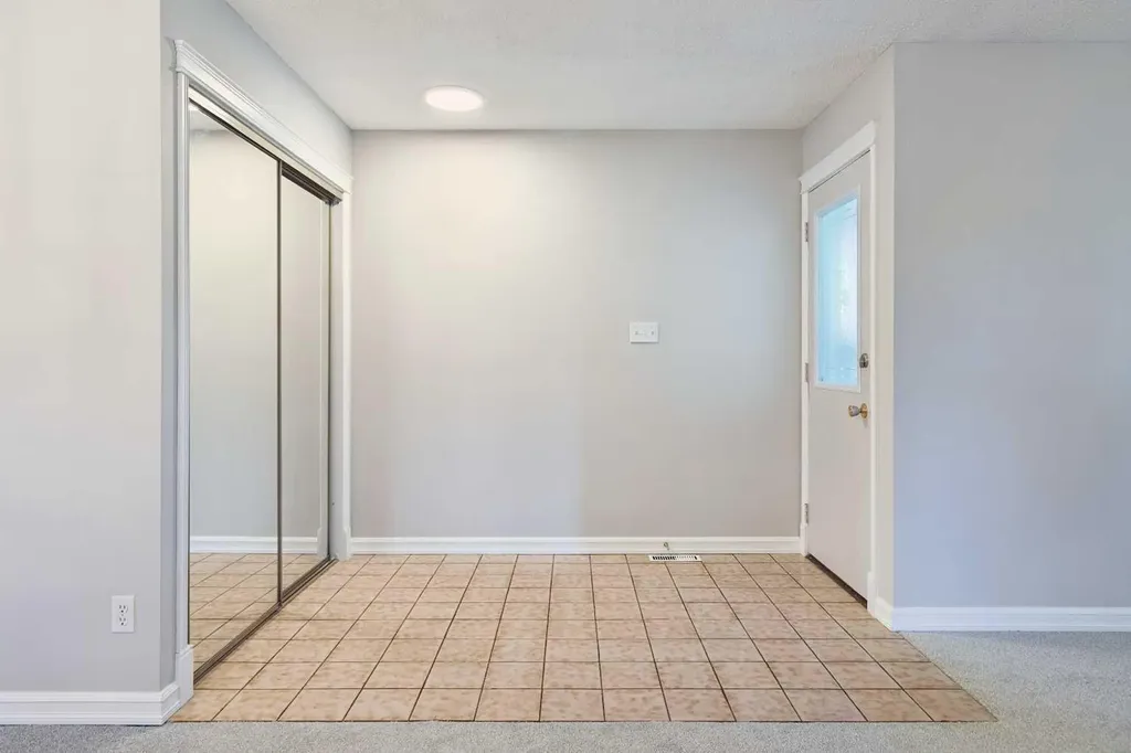 923 Midridge Drive SE Calgary AB T2X 1H5