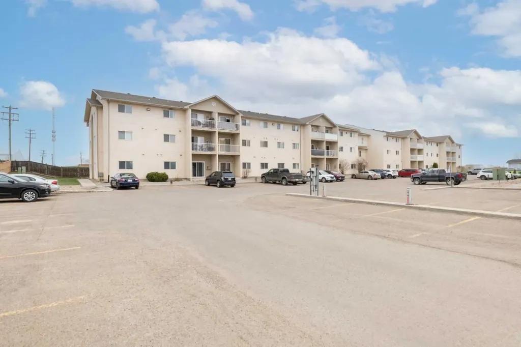 6608 42 Street Lloydminster AB T9V 3L1