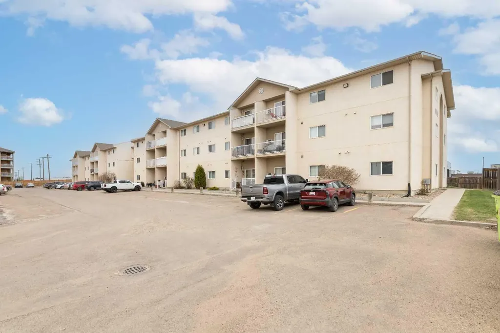 6608 42 Street Lloydminster AB T9V 3L1