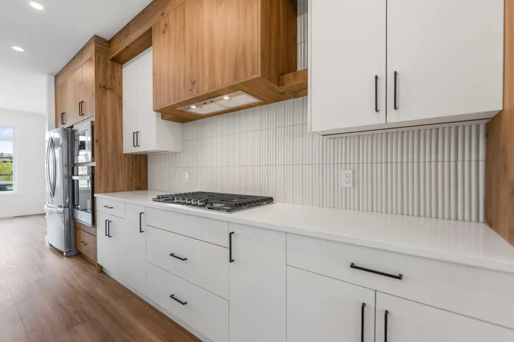 4651 79 Street NW Calgary AB T3B 2P1