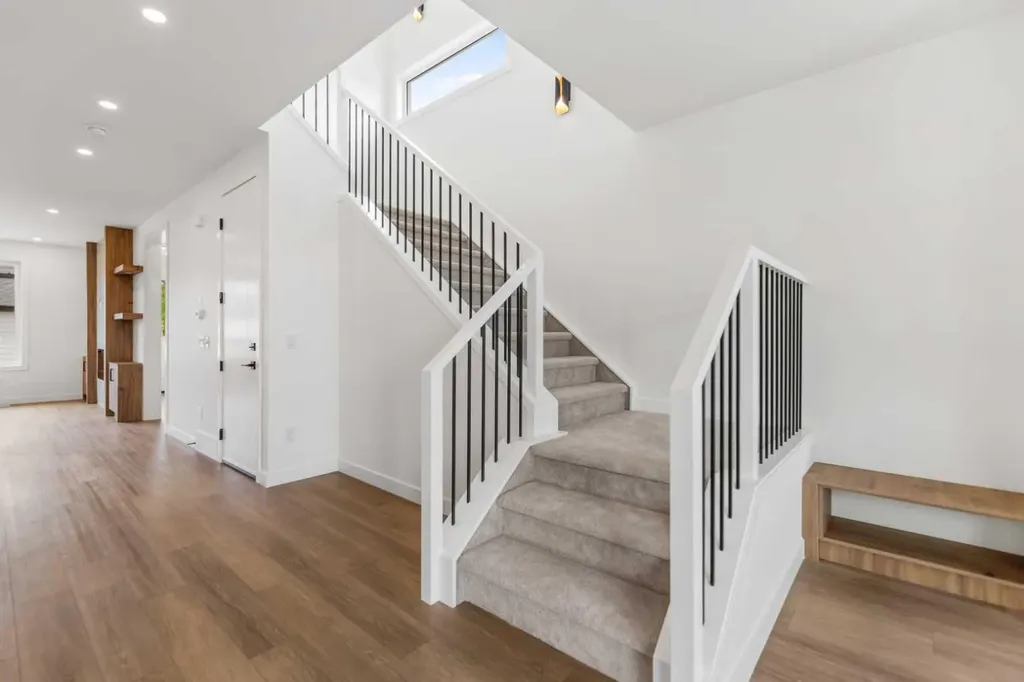 4651 79 Street NW Calgary AB T3B 2P1