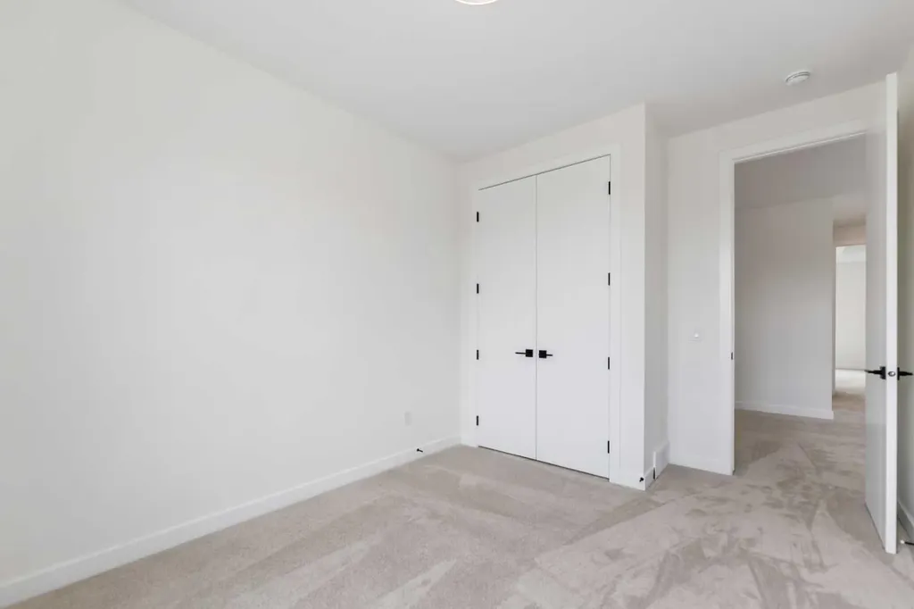 4651 79 Street NW Calgary AB T3B 2P1
