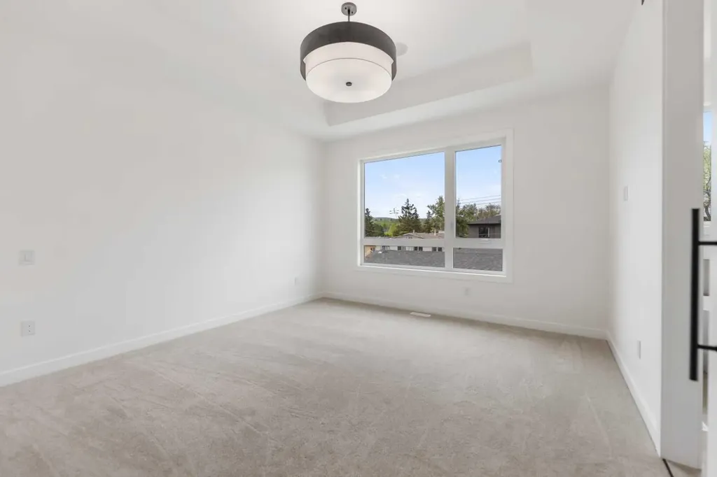 4651 79 Street NW Calgary AB T3B 2P1