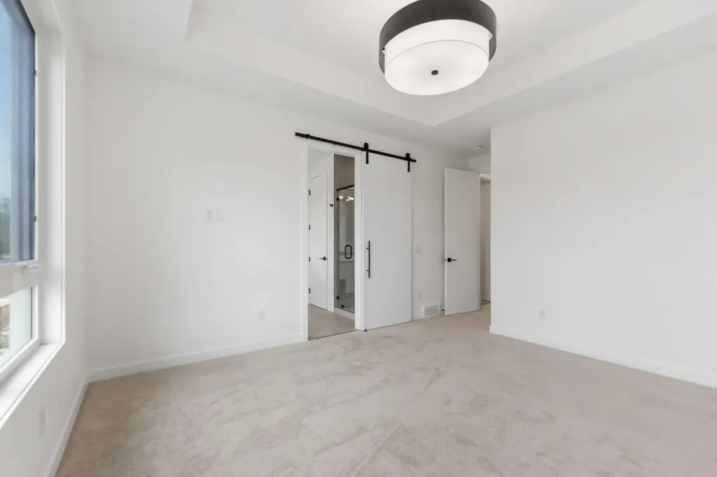 4651 79 Street NW Calgary AB T3B 2P1