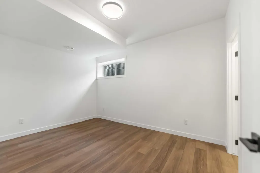 4651 79 Street NW Calgary AB T3B 2P1