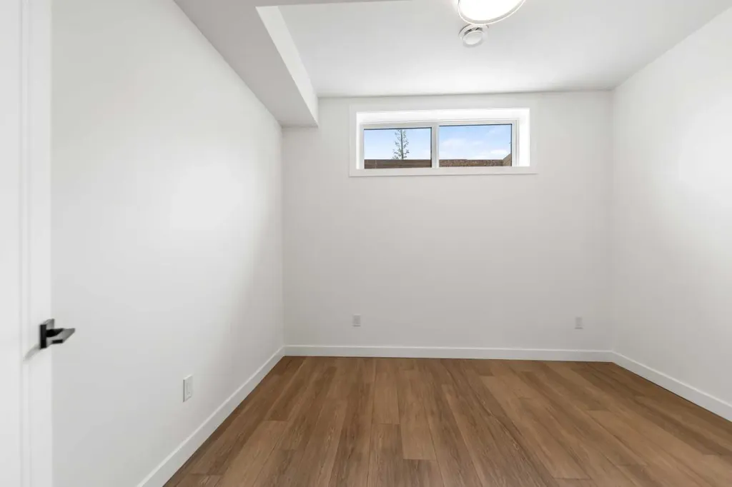 4651 79 Street NW Calgary AB T3B 2P1