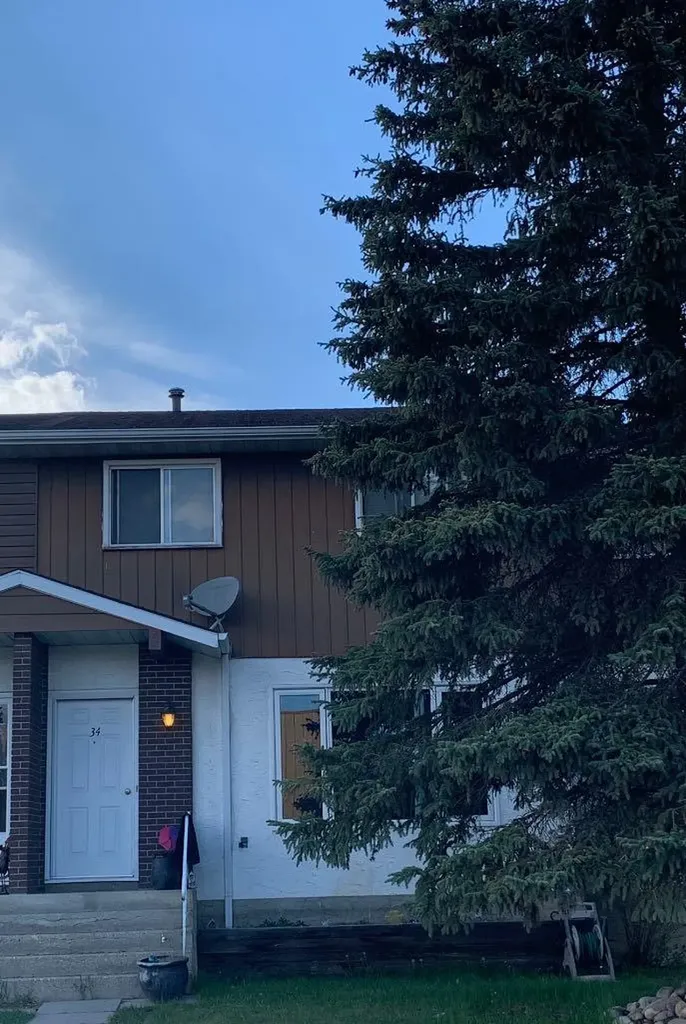 34 Feero Drive Whitecourt AB T7S 1E8