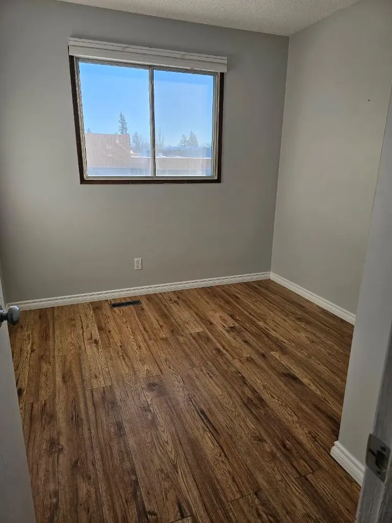 34 Feero Drive Whitecourt AB T7S 1E8