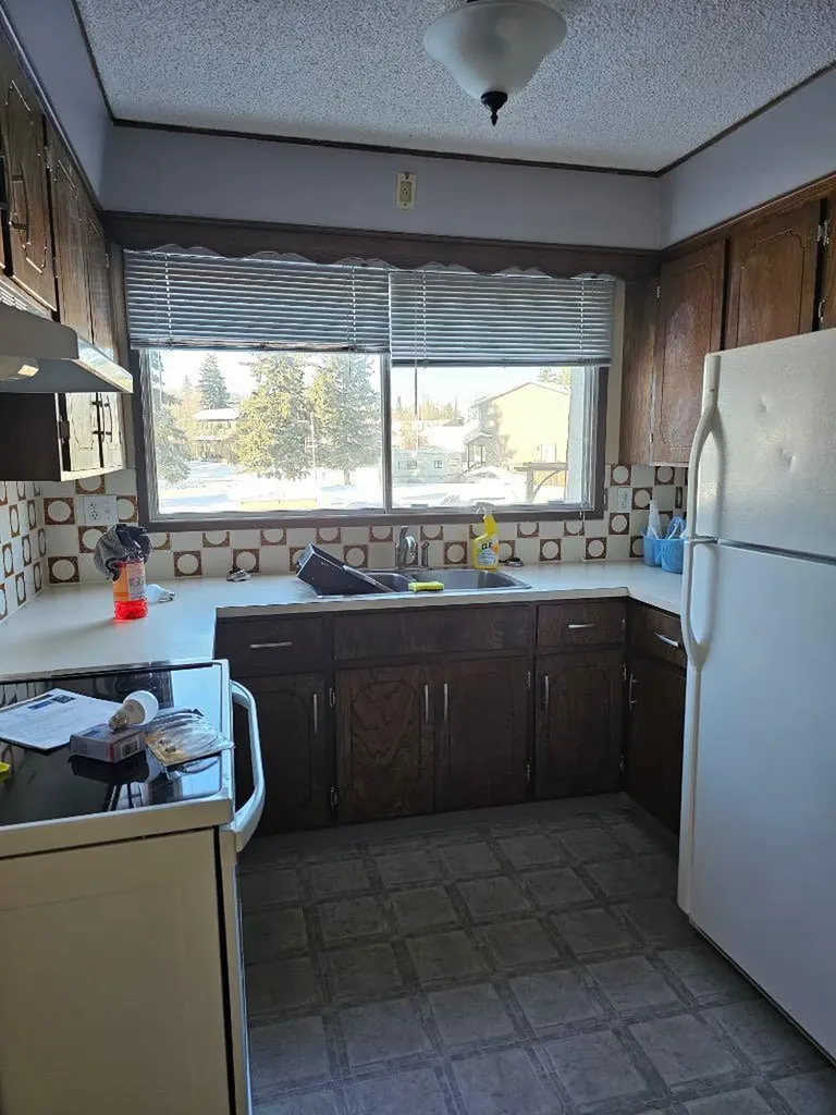 34 Feero Drive Whitecourt AB T7S 1E8