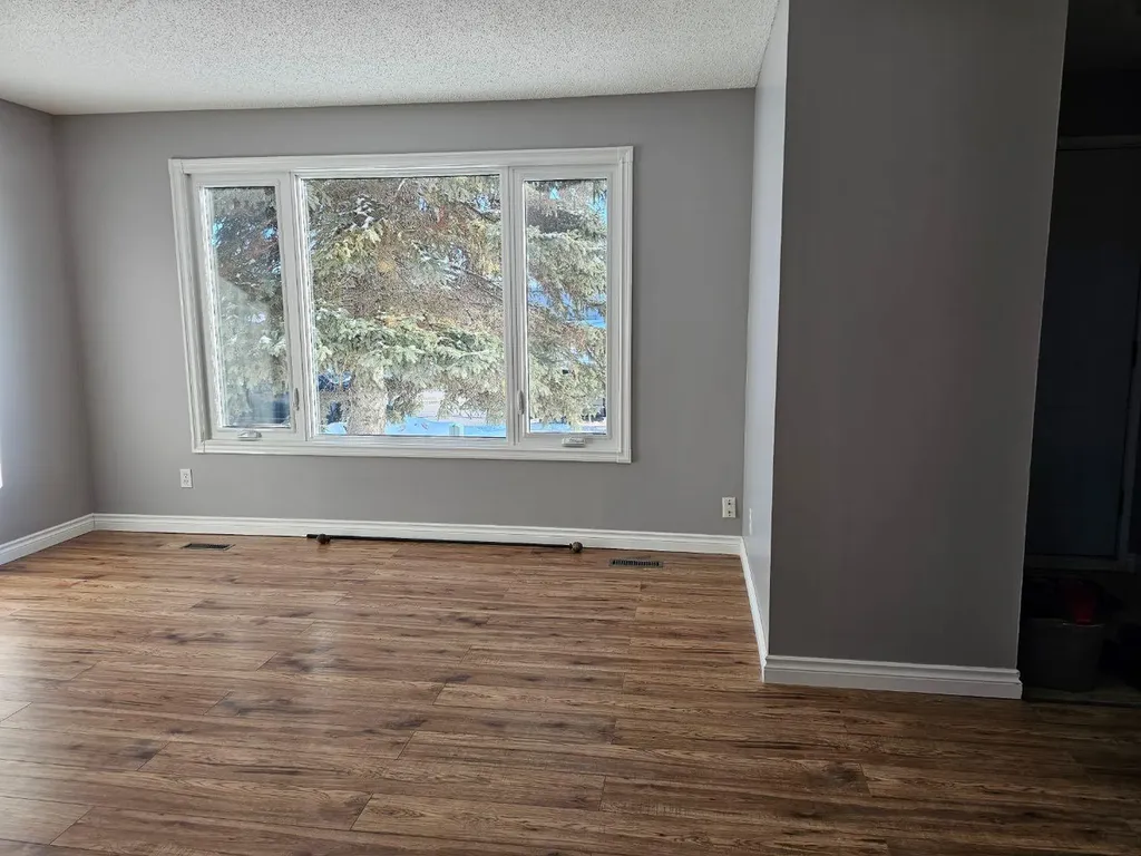 34 Feero Drive Whitecourt AB T7S 1E8