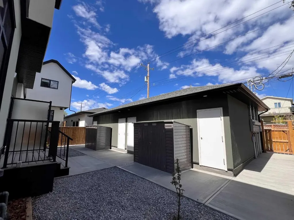 1236 17 Avenue NW Calgary AB T2M0P8