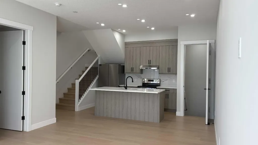 1236 17 Avenue NW Calgary AB T2M0P8