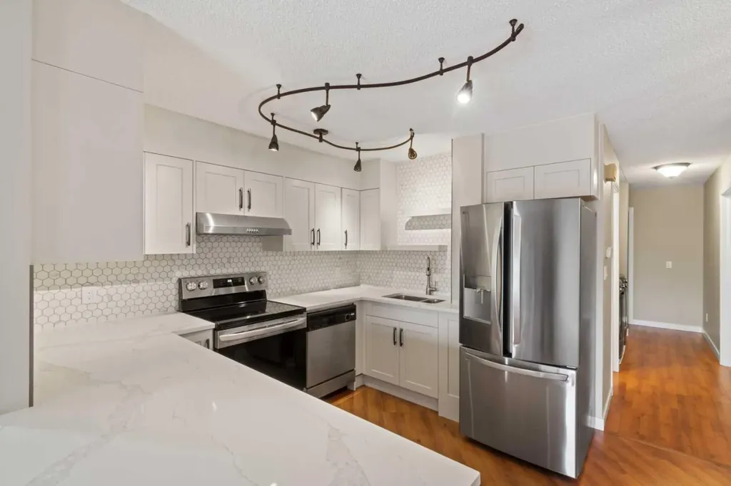 13104 Elbow Drive SW Calgary AB T2W 2P2
