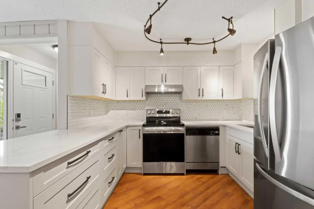 13104 Elbow Drive SW Calgary AB T2W 2P2