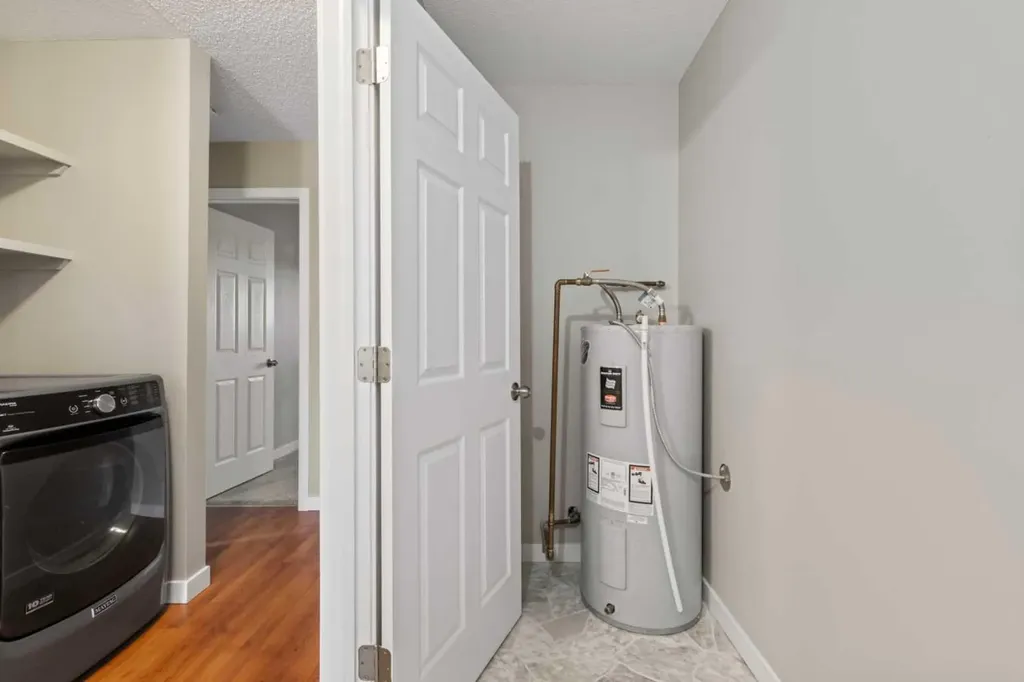 13104 Elbow Drive SW Calgary AB T2W 2P2