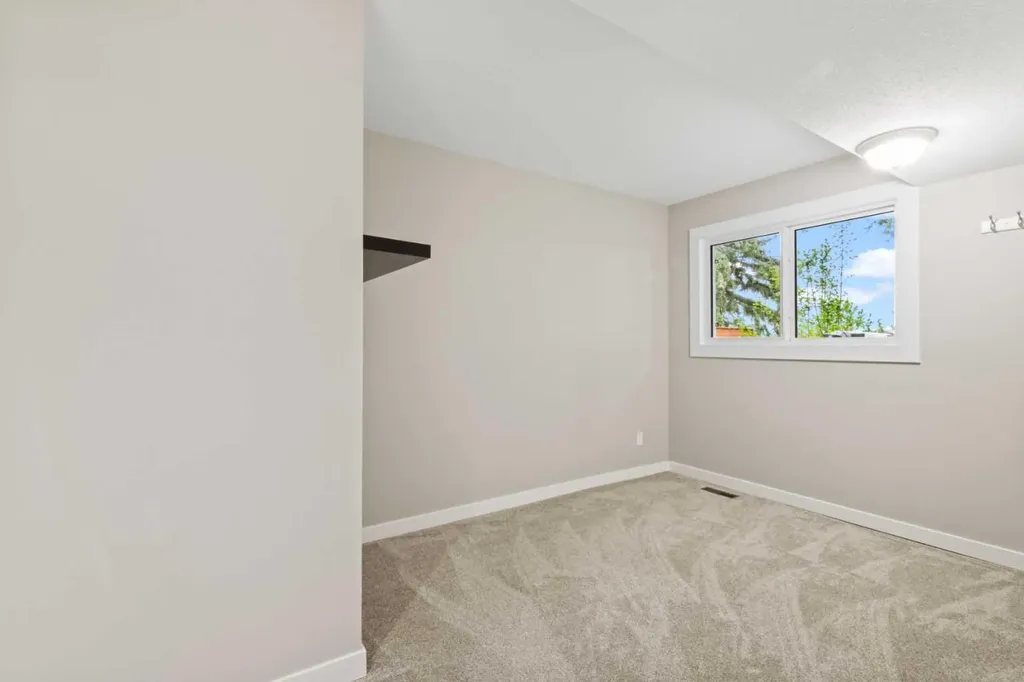 13104 Elbow Drive SW Calgary AB T2W 2P2