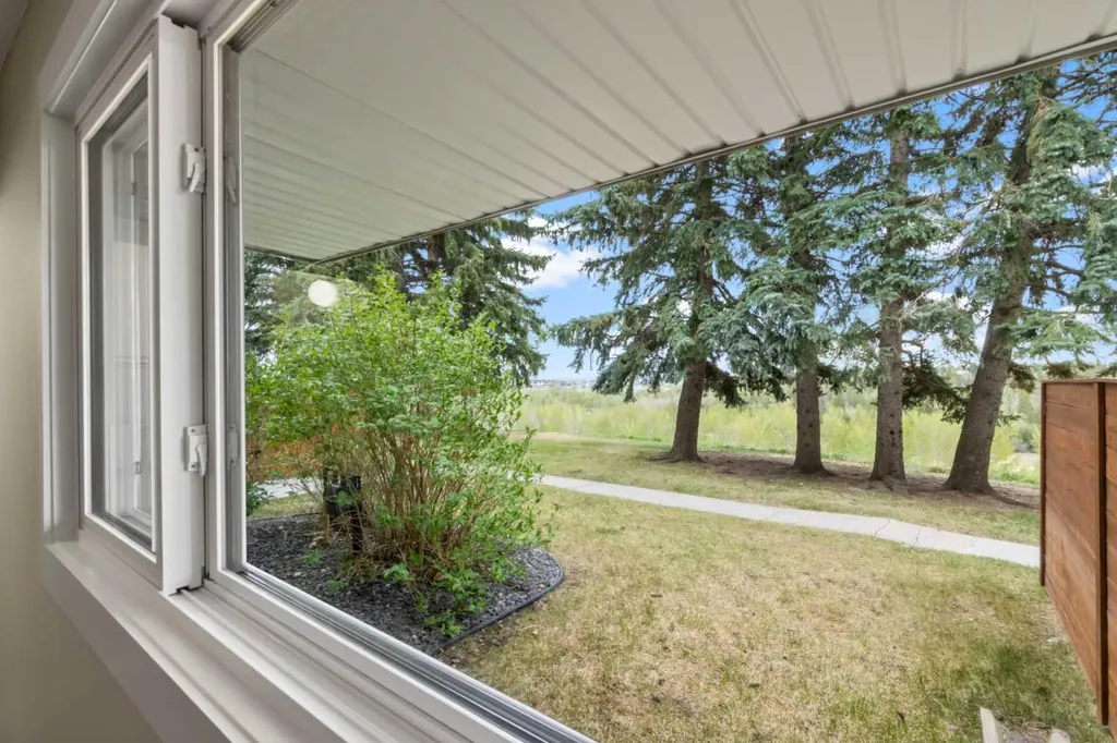 13104 Elbow Drive SW Calgary AB T2W 2P2