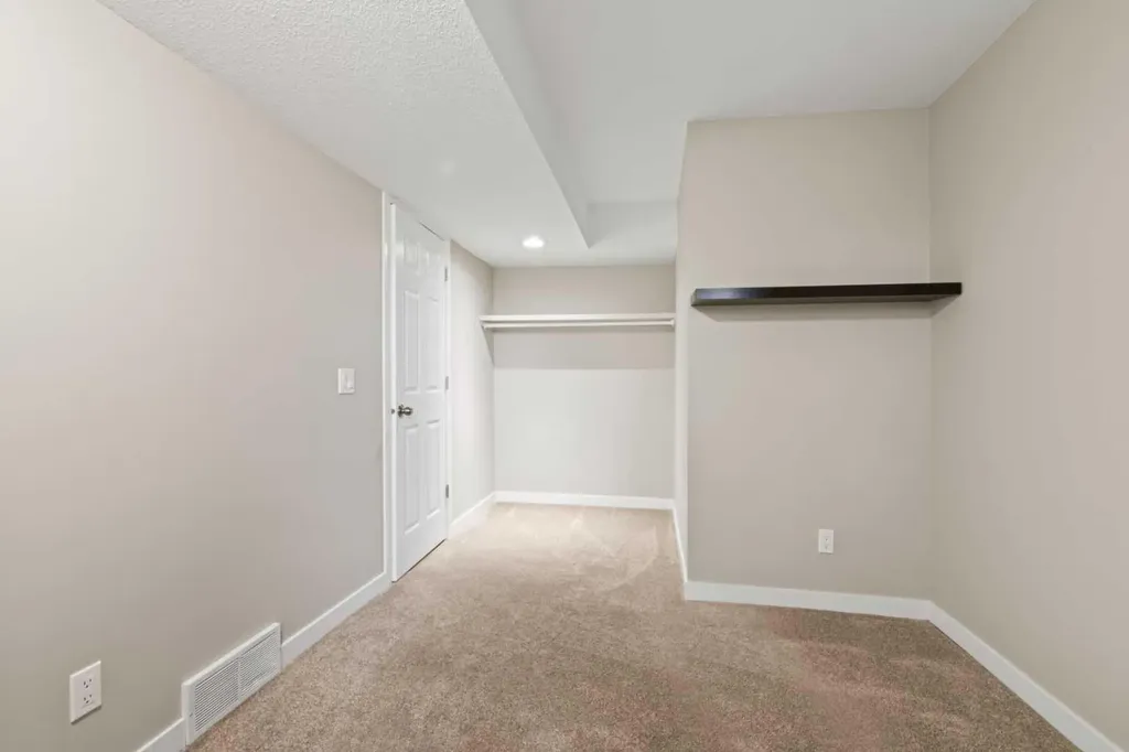 13104 Elbow Drive SW Calgary AB T2W 2P2