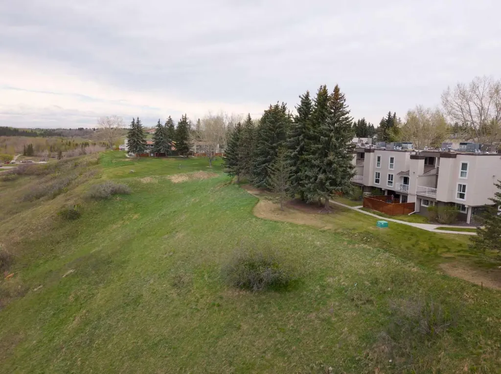 13104 Elbow Drive SW Calgary AB T2W 2P2