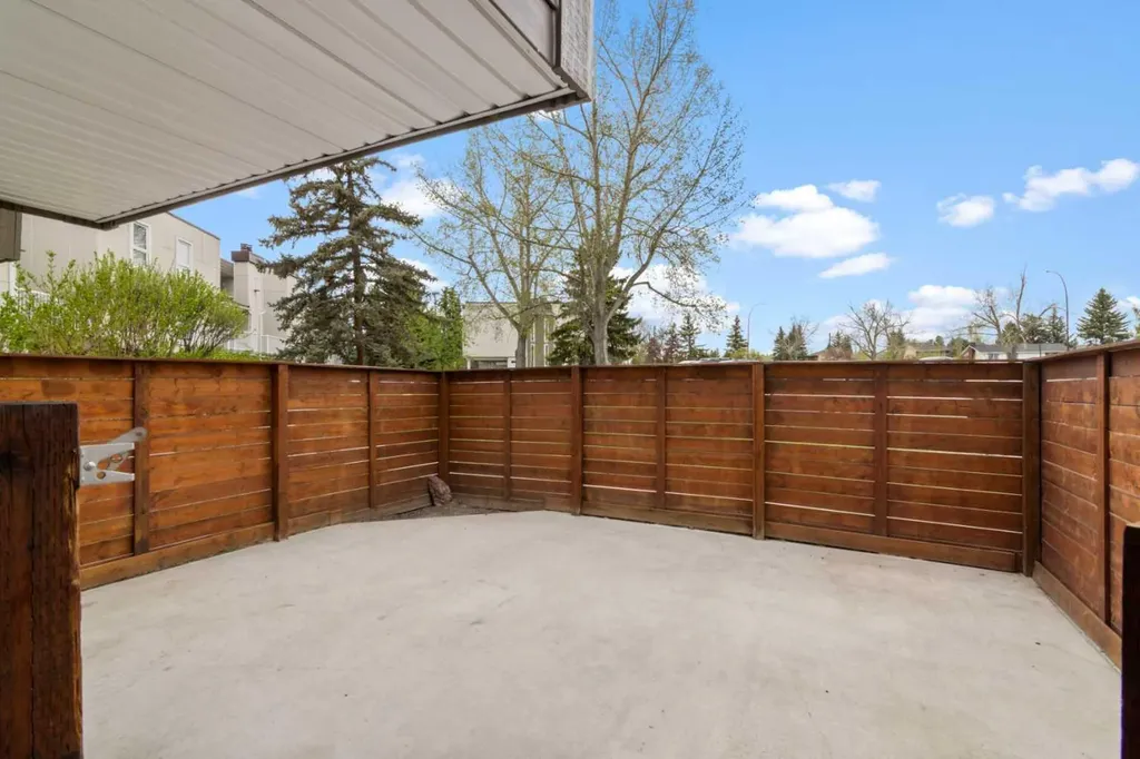 13104 Elbow Drive SW Calgary AB T2W 2P2