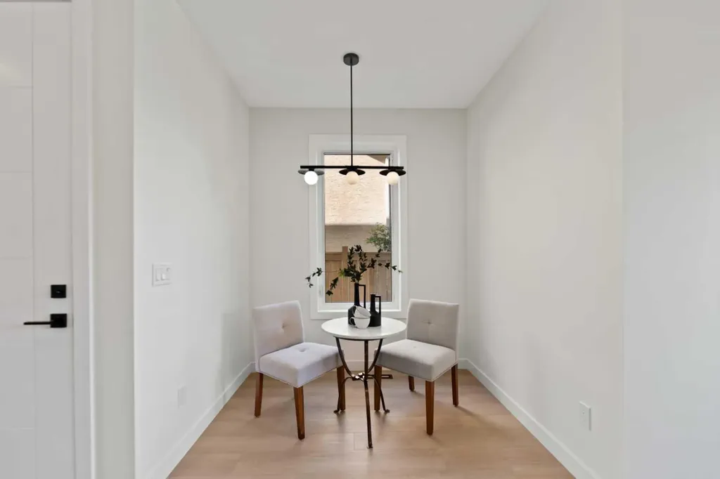 4608 81 Street NW Calgary AB T3B 2P6