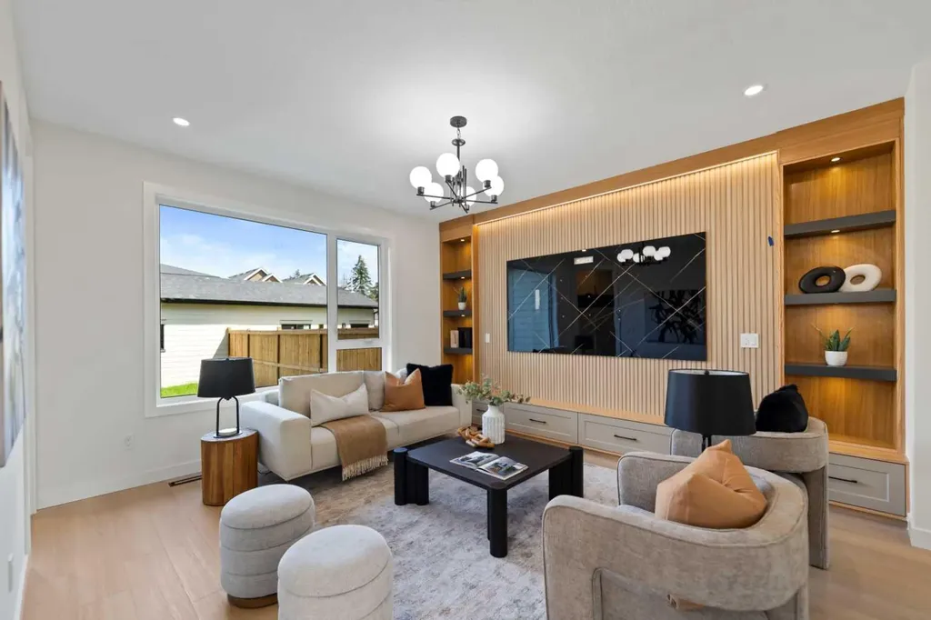 4608 81 Street NW Calgary AB T3B 2P6