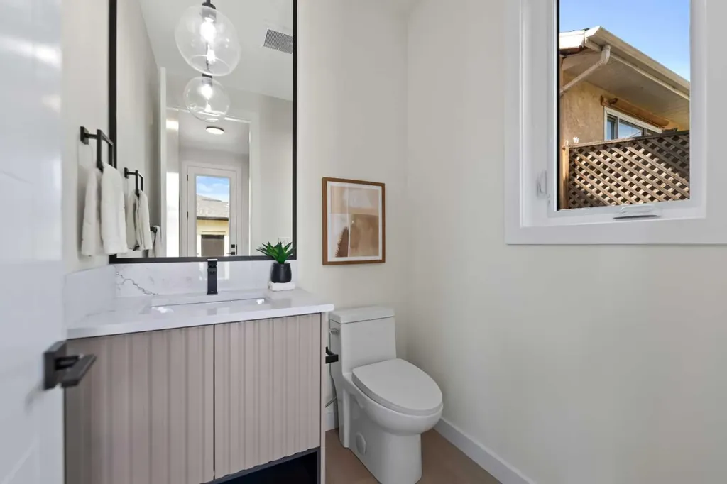 4608 81 Street NW Calgary AB T3B 2P6