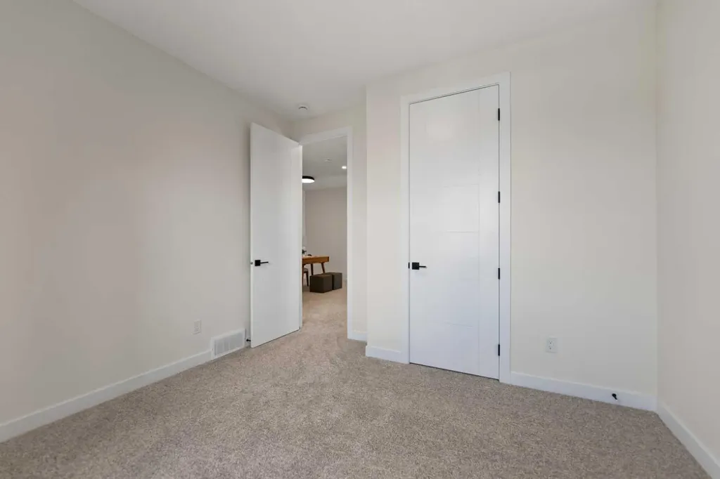 4608 81 Street NW Calgary AB T3B 2P6