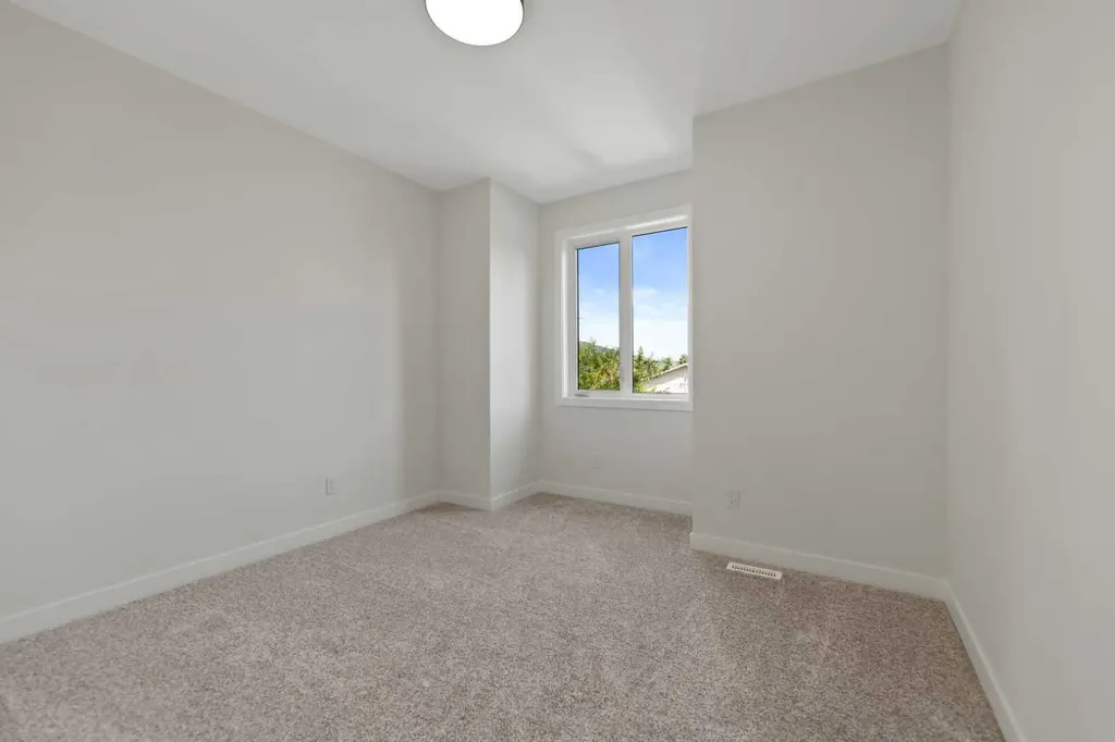 4608 81 Street NW Calgary AB T3B 2P6