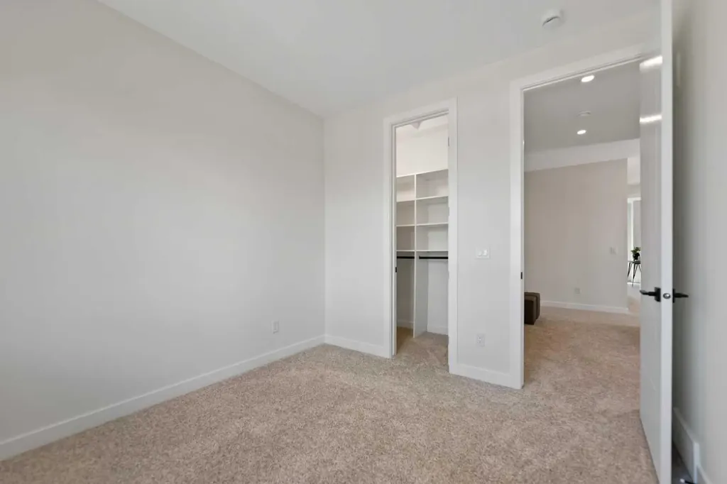 4608 81 Street NW Calgary AB T3B 2P6